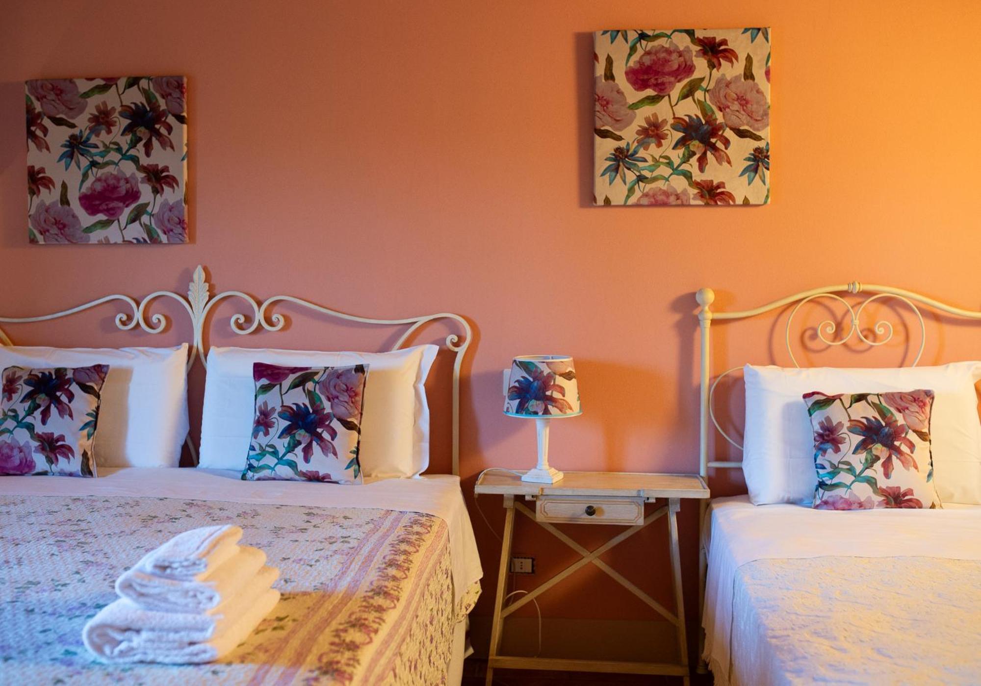 Le Colombaie Country Resort Ponsacco Quarto foto